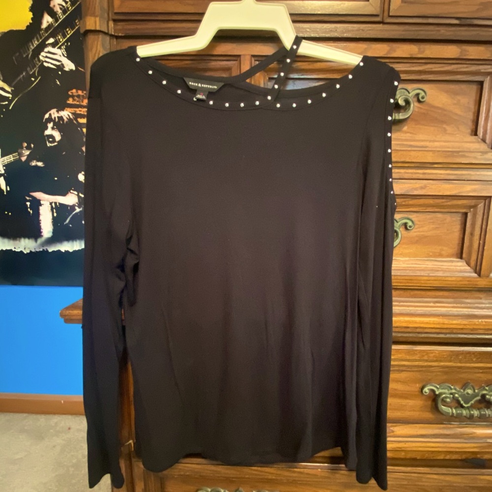 Black Long-Sleeve Top